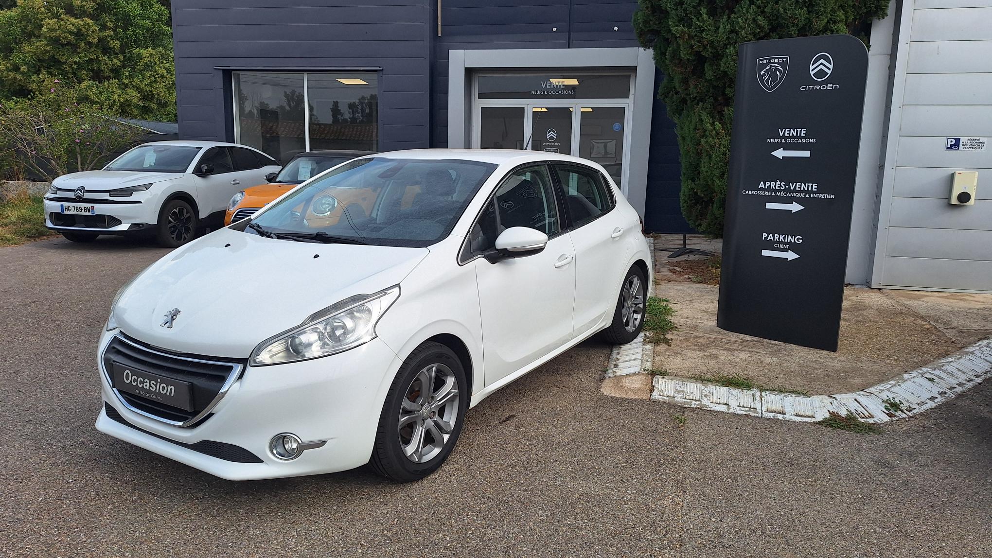 Peugeot 208 Blanc — photo 1